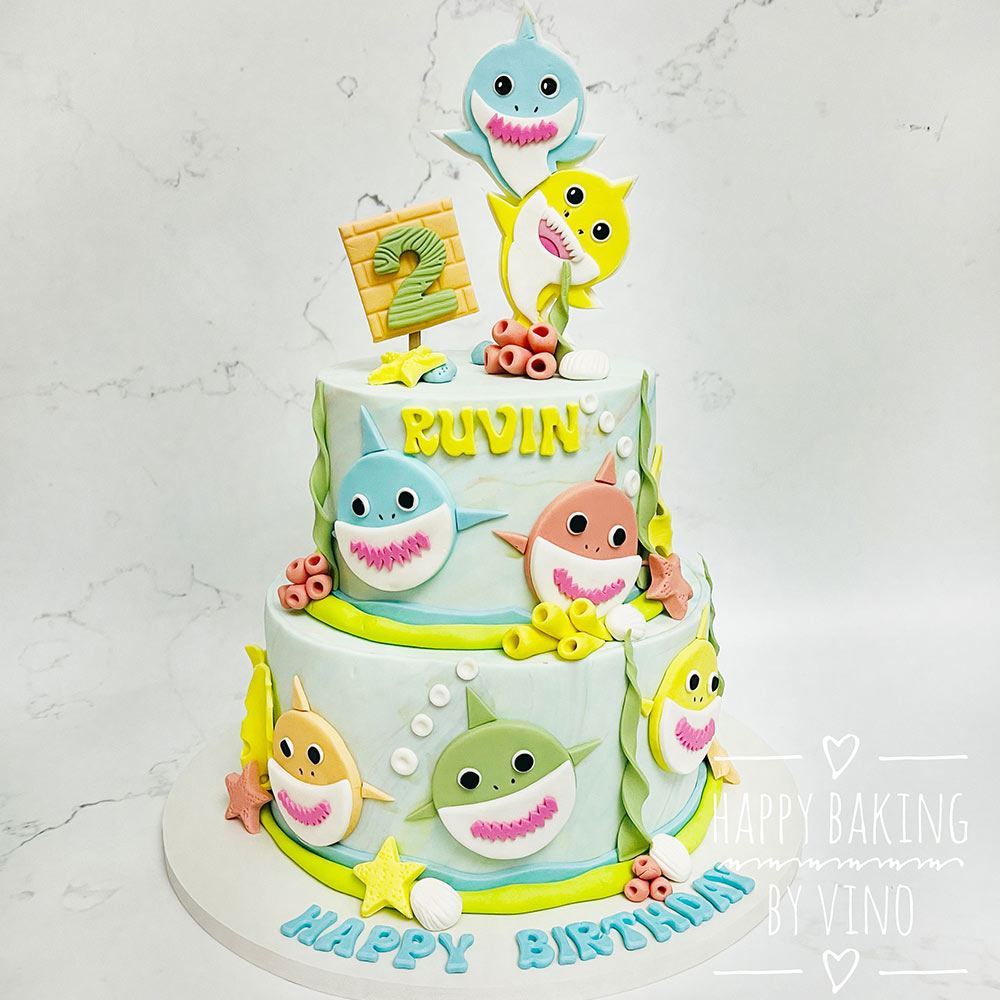 Baby Shark Pastel Cake