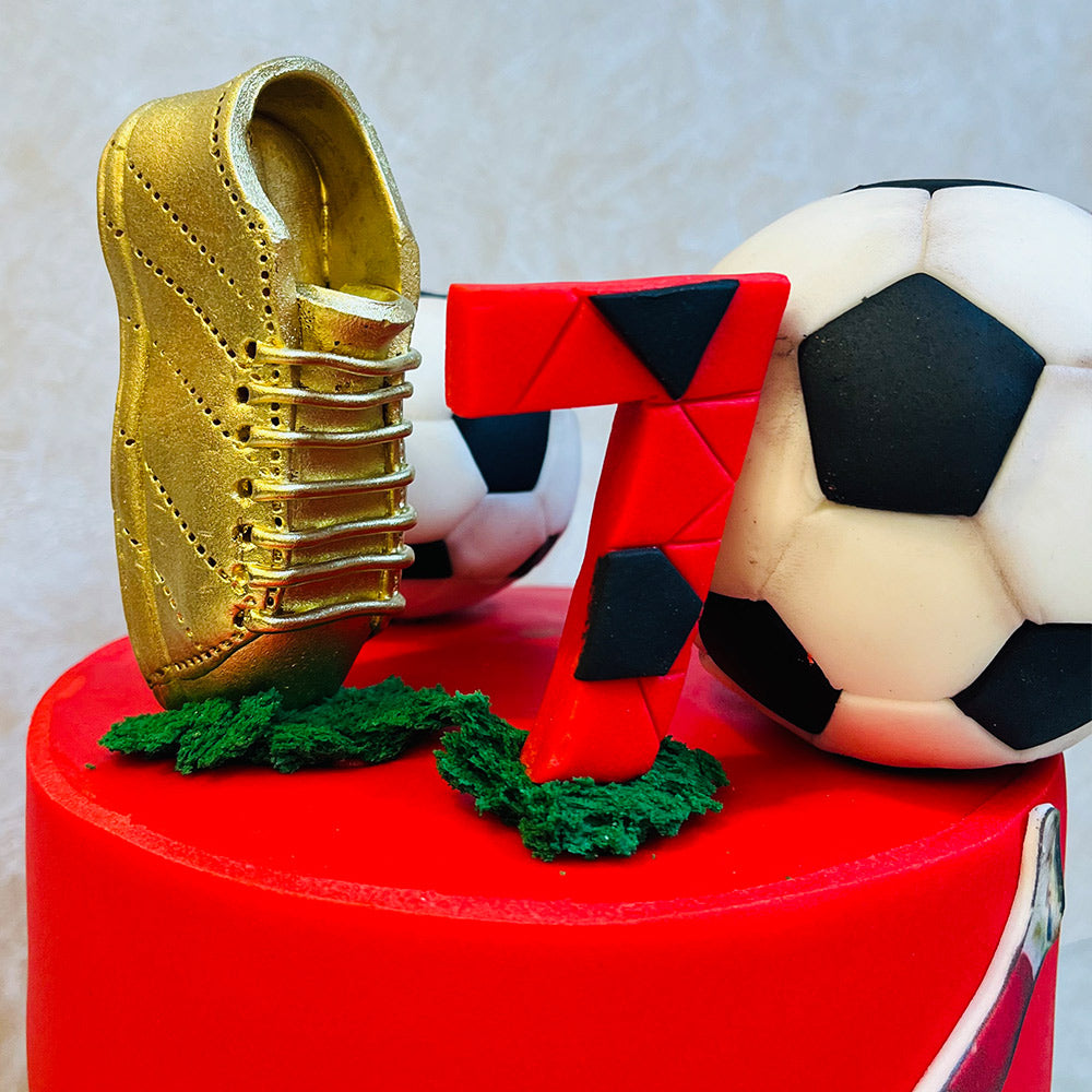 CR7’s Golden Boot Cake