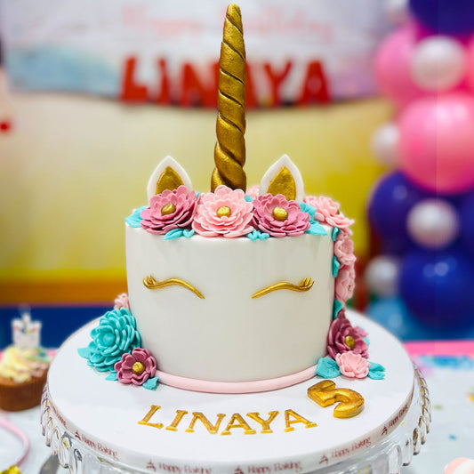 Unicorn & Flowers Cake