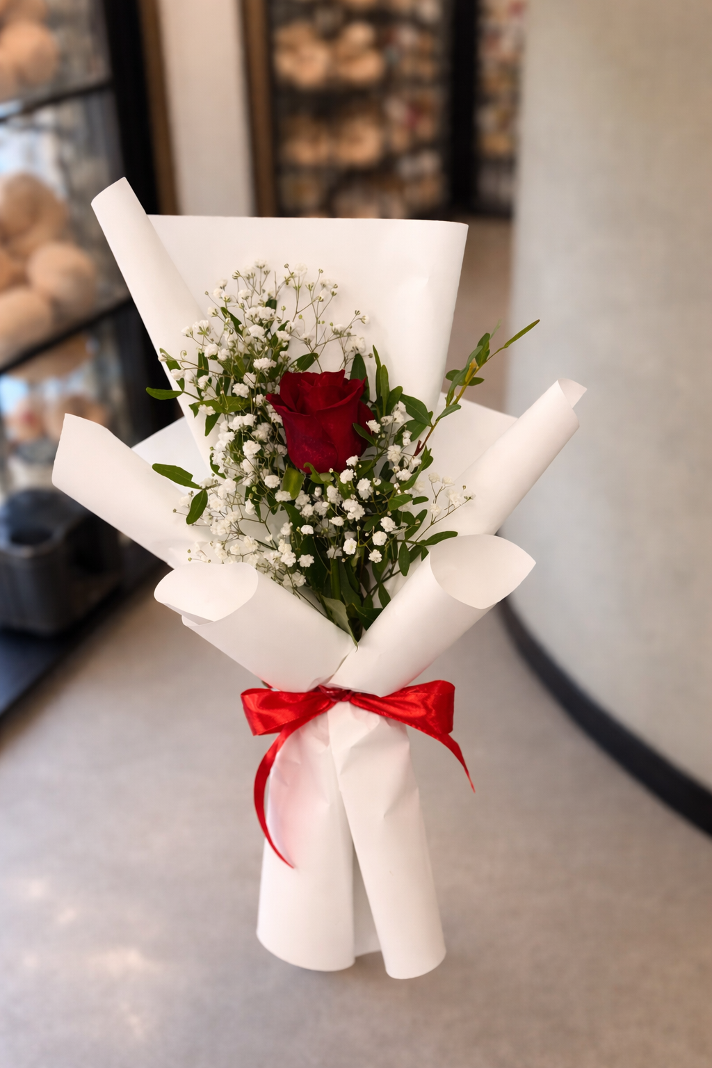 Elegant red rose bouquet