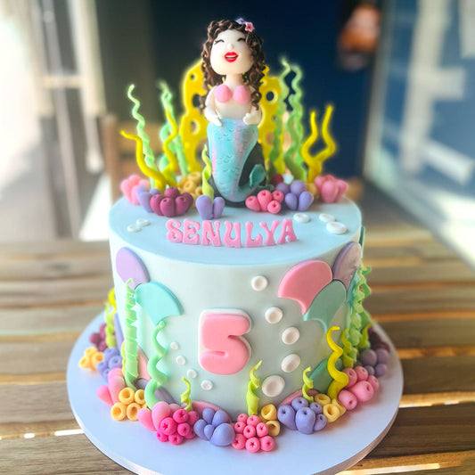 Mermaid of the Sweet Sea Cake