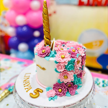 Unicorn & Flowers Cake