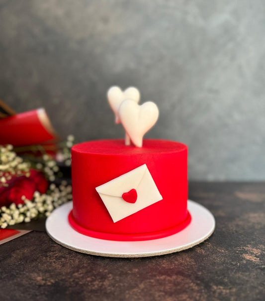❤️ Valentine’s Fondant Cake