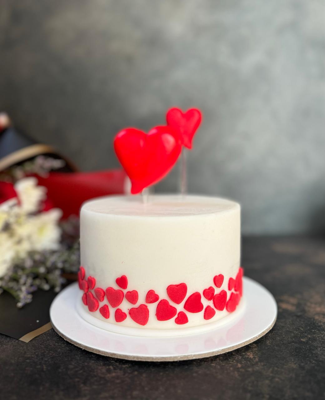 ❤️ Valentine’s Fondant Cake